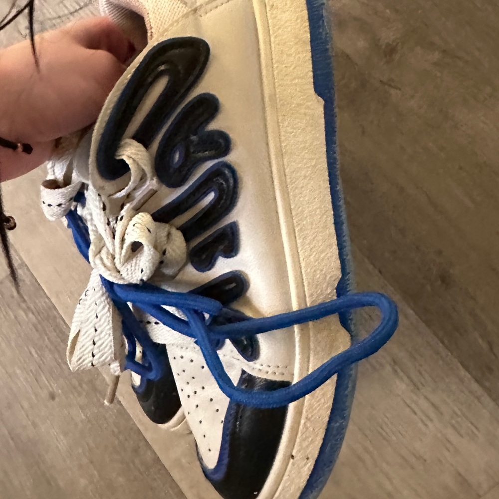Size 6.5 woman’s. Good condition only worn 3 times. Too small for me.